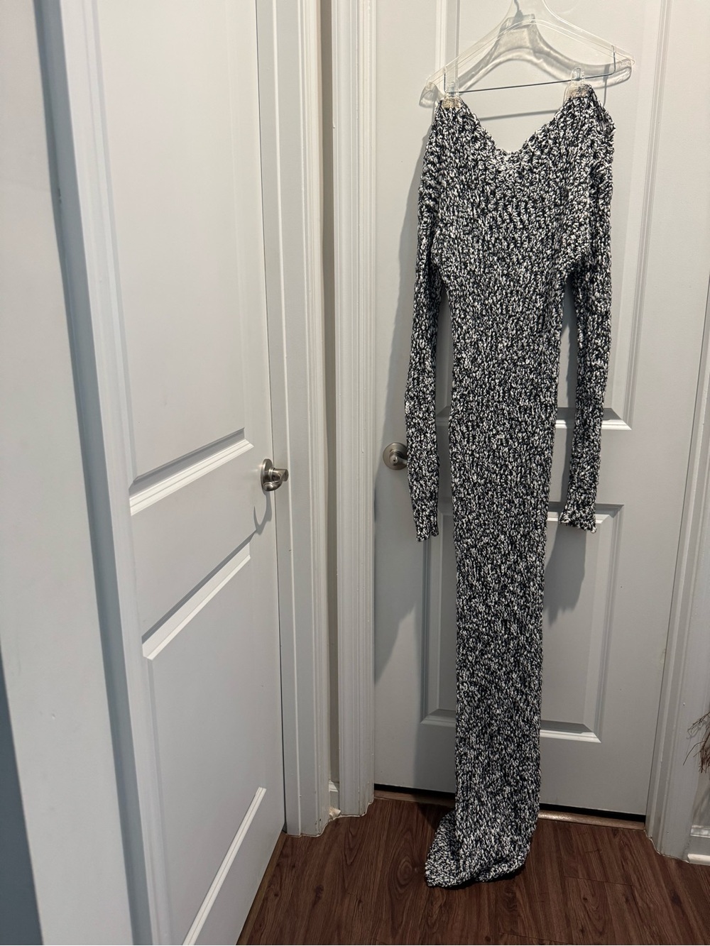 Black and White Maxi Knit Dress with Long Sleeves size large